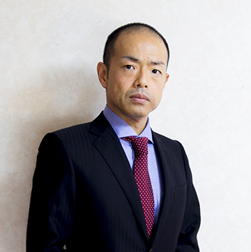 樋口靖治
