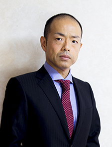 樋口靖治